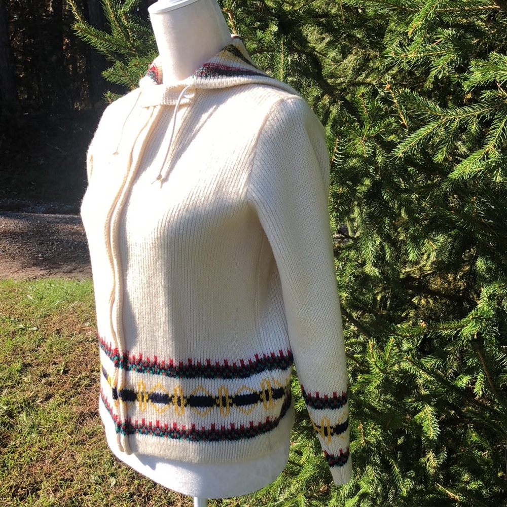 EUC Vintage Ladies Tundra 💯% Pure Virgin Wool Sweater